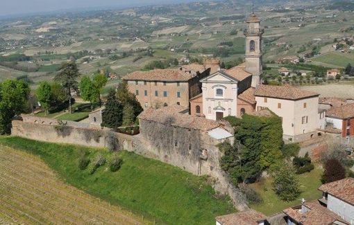 Potenziate le risorse per il fondo di coesione del Piemonte: tra questi il restauro e rifunzionalizzazione del Castel Vecchio di Calosso Potenziate le risorse per il fondo di coesione del Piemonte: tra questi il restauro e rifunzionalizzazione del Castel Vecchio di Calosso