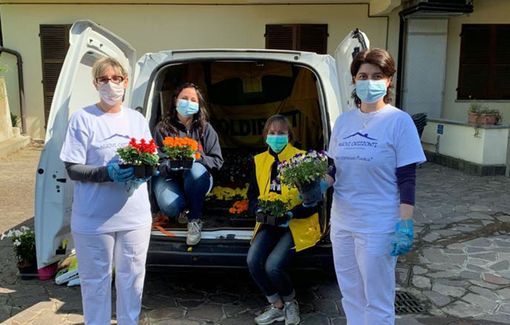 Donne Impresa Coldiretti Asti offre 180 vasi di fiori per giardino terapia Donne Impresa Coldiretti Asti offre 180 vasi di fiori per giardino terapia