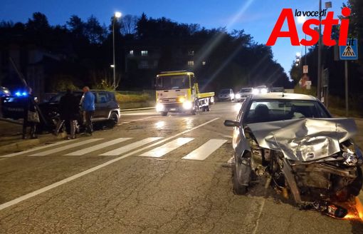 Tre auto gravemente danneggiate in un incidente a Castelnuovo Don Bosco Tre auto gravemente danneggiate in un incidente a Castelnuovo Don Bosco