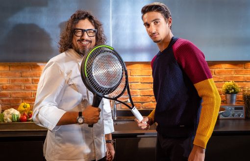 Alcune immagini del nackstage dello spot che vede protagonisti Alessandro Borghese e Lorenzo Sonego. Nella prima immagine a fine articolo, i due con il vicepresidente del Consorzio dell'Asti Stefano Ricagno e con il direttore Giacomo Pondini. Nella galleria fotografica anche immagini scattate questa mattina al trofeo, 'ospite' della sede del Consorzio, da Efrem Zanchettin - Merfephoto Alcune immagini del nackstage dello spot che vede protagonisti Alessandro Borghese e Lorenzo Sonego. Nella prima immagine a fine articolo, i due con il vicepresidente del Consorzio dell'Asti Stefano Ricagno e con il direttore Giacomo Pondini. Nella galleria fotografica anche immagini scattate questa mattina al trofeo, 'ospite' della sede del Consorzio, da Efrem Zanchettin - Merfephoto