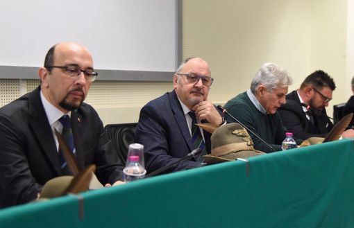 Da sinistra a destra: Corrado Vittone consigliere nazionale ANA, Fabrizio Pighin presidente Sezione ANA di Asti, Angelo Soave presidente dell’Assemblea e Sandro Lucchetta vice presidente Sezione ANA di Asti