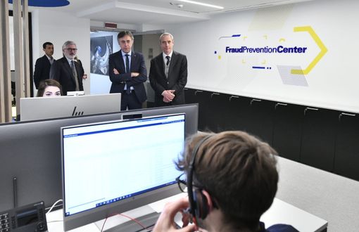 Inaugurato il nuovo Centro Antifrode di Poste Italiane: tecnologia al servizio della sicurezza finanziaria Inaugurato il nuovo Centro Antifrode di Poste Italiane: tecnologia al servizio della sicurezza finanziaria