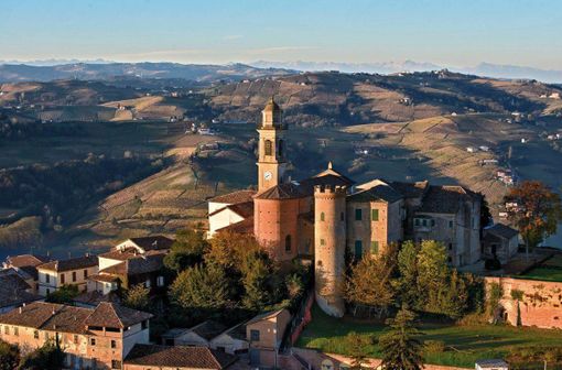 Il castello di Calosso Il castello di Calosso