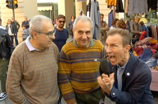 Un frame da Striscia la notizia con Militello e i gemelli astigiani Bugnano