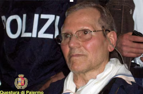 Bernardo Provenzano ritratto nella foto diffusa dalla questura di Palermo dopo il suo arresto