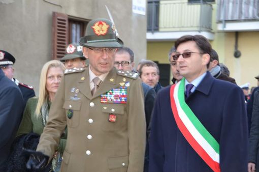 Il generale Graziano con il sindaco di Villanova Roberto Peretti Il generale Graziano con il sindaco di Villanova Roberto Peretti