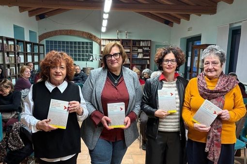 Nicoletta Fasano con Delfina Noto, a sinistra, e due lettrici