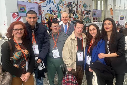 Il team dell’Anffas di Asti che prenderà parte al CamminAutismo 2025 verso Santiago di Compostela con la vice presidente Anffas Asti Elena Salvadore (la prima a sinistra) e Marcello Follis presidente dell’Anffas di Asti (in seconda fila al centro) Il team dell’Anffas di Asti che prenderà parte al CamminAutismo 2025 verso Santiago di Compostela con la vice presidente Anffas Asti Elena Salvadore (la prima a sinistra) e Marcello Follis presidente dell’Anffas di Asti (in seconda fila al centro)