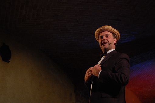 In foto: l'attore Fabio Fassio