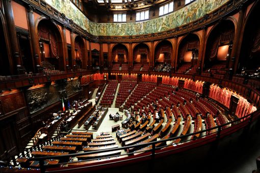 L'aula di Palazzo Montecitorio, sede della Camera dei Deputati L'aula di Palazzo Montecitorio, sede della Camera dei Deputati