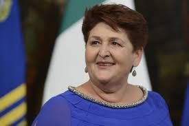 Sabato il ministro Bellanova incontra l'agricoltura astigiana