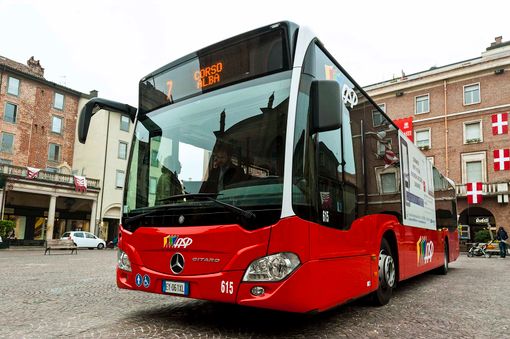 Domani, martedì 18 dicembre, variazioni di percorso dei bus di Asp per la ripresa dei lavori alla rotonda tra via Foscolo e via Marello