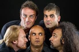 Mercoledì 27 all'Alfieri l'ironia dissacrante della Rimbamband