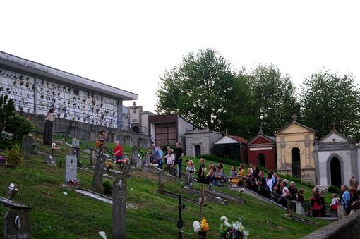 Domenica al cimitero di Castagnole Monferrato torna a grande richiesta lo spettacolo "Dormono... sulle colline" Domenica al cimitero di Castagnole Monferrato torna a grande richiesta lo spettacolo "Dormono... sulle colline"
