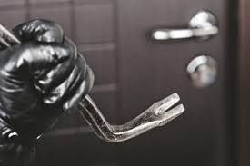 Svaligiata casa a San Marzano Oliveto. Rubati soldi e oggetti di valore dalla casa di una settantenne svizzera Svaligiata casa a San Marzano Oliveto. Rubati soldi e oggetti di valore dalla casa di una settantenne svizzera