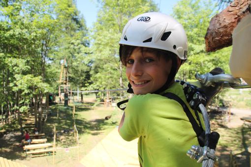 Emozioni forti e divertimento all’aria aperta: è aperto tutti i giorni il Prali Adventure Park