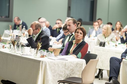 IV Meeting Reseller: gli operatori di energia e gas si incontrano nella nuova sede eVISO IV Meeting Reseller: gli operatori di energia e gas si incontrano nella nuova sede eVISO