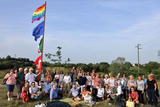 Il pic nic dello scorso giugno per celebrare il solstizio d'estate