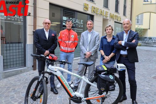 La donazione dell'e bike (Merfephoto) La donazione dell'e bike (Merfephoto)