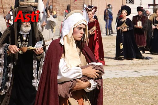 Oggi il grande corteo storico: da Piazza Cattedrale un viaggio nel Medioevo astigiano