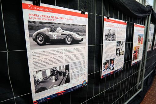 Donne al volante di una rivoluzione: al Castigliano una mostra che smentisce gli stereotipi sui motori Donne al volante di una rivoluzione: al Castigliano una mostra che smentisce gli stereotipi sui motori