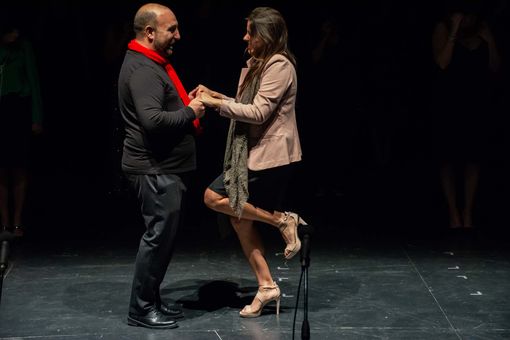 "Friends Company" porta in scena "Biip!": una commedia corale tra divertimento e riflessione "Friends Company" porta in scena "Biip!": una commedia corale tra divertimento e riflessione