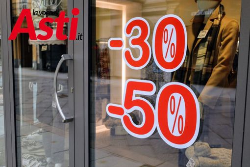 Al via i saldi invernali: scatta la corsa agli acquisti scontati Al via i saldi invernali: scatta la corsa agli acquisti scontati