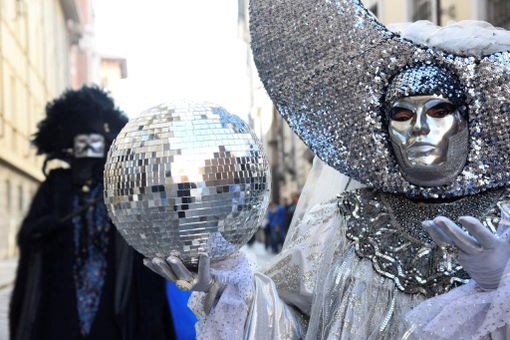 Il Carnevale Astigiano torna in città: tradizione, divertimento e comunità si incontrano dopo cinque anni Il Carnevale Astigiano torna in città: tradizione, divertimento e comunità si incontrano dopo cinque anni