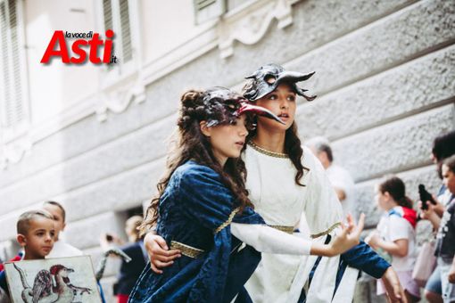 Un'immagine della sfilata di Tanaro (Ph Barbara Guazzone) Un'immagine della sfilata di Tanaro (Ph Barbara Guazzone)