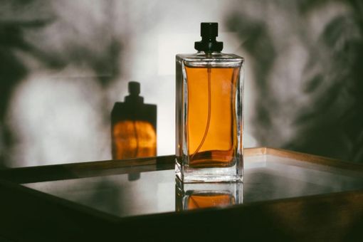 Profumi Equivalenti: Guida alla Scelta tra le Migliori Fragranze sul Mercato Profumi Equivalenti: Guida alla Scelta tra le Migliori Fragranze sul Mercato