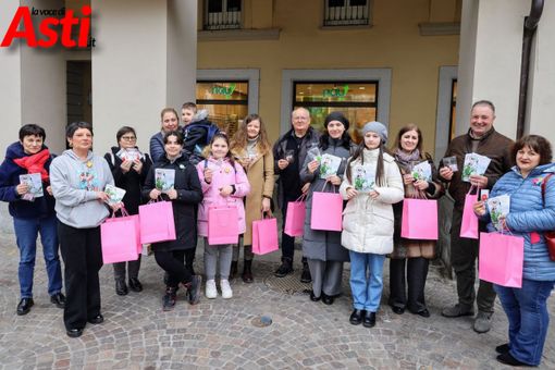 Alcune immagini della distribuzione del Mărţişor a cura di MerfePhoto Alcune immagini della distribuzione del Mărţişor a cura di MerfePhoto