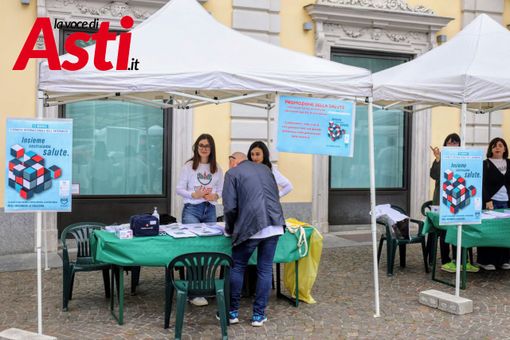Un banchetto informativo dell'Opi, allestito nel maggio scorso in occasione della Giornata dell'Infermiere (ph. Merfephoto - Efrem Zanchettin)