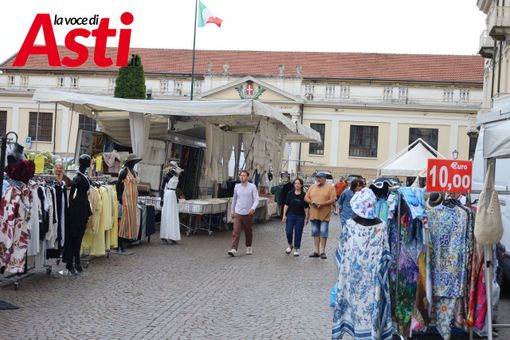 Un immagine relativa il mercato serale svoltosi lo scorso 12 luglio