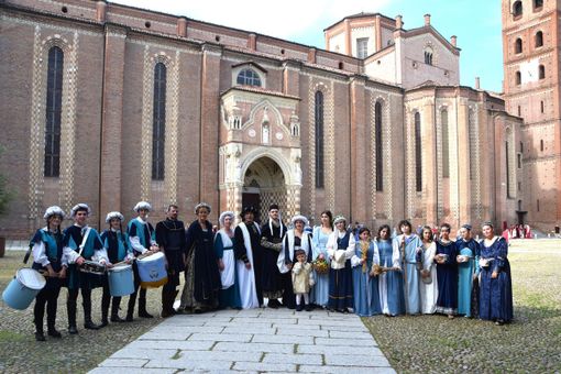 In foto: i figuranti di Canelli al Palio di Asti In foto: i figuranti di Canelli al Palio di Asti