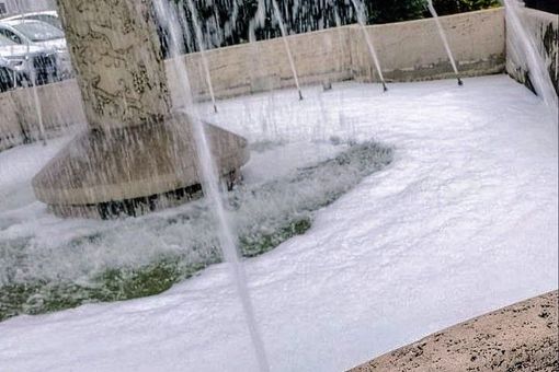 La foto scattata questa mattina in piazza Marconi