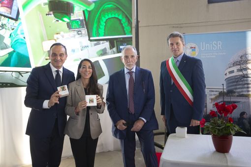 In foto: il presidente della Regione Piemonte, Alberto Cirio, la vicepresidente del Senato, Licia Ronzulli, il professor Enrico Gherlone, rettore dell'Università Vita-Salute San Raffaele e il sindaco di Montiglio Monferrato, Dimitri Tasso In foto: il presidente della Regione Piemonte, Alberto Cirio, la vicepresidente del Senato, Licia Ronzulli, il professor Enrico Gherlone, rettore dell'Università Vita-Salute San Raffaele e il sindaco di Montiglio Monferrato, Dimitri Tasso