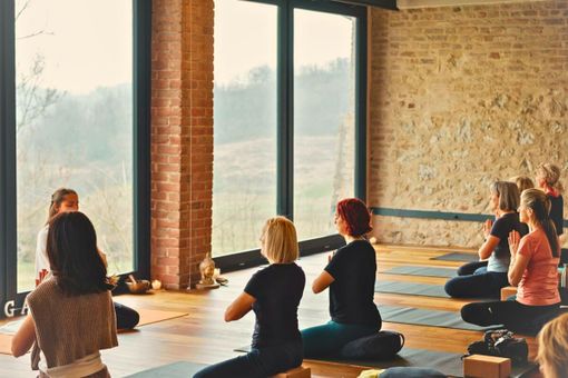 Eventi benessere nel Monferrato: yoga, sound healing e workshop spirituali da ottobre a gennaio