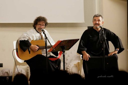 Luca Occelli e Filippo Bessone in una immagine di scena Luca Occelli e Filippo Bessone in una immagine di scena