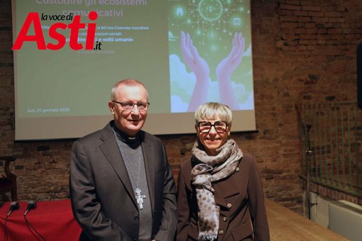 Monsignor Prastaro con Lara Reale (ph. Merfephoto - Efrem Zanchettin) Monsignor Prastaro con Lara Reale (ph. Merfephoto - Efrem Zanchettin)