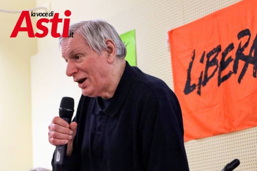 Don Luigi Ciotti fotografato (ph. Merfephoto) nell'ambito di un precedente incontro astigiano
