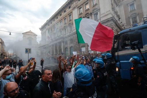 Gli scontri di Roma (Foto Gds.it) Gli scontri di Roma (Foto Gds.it)
