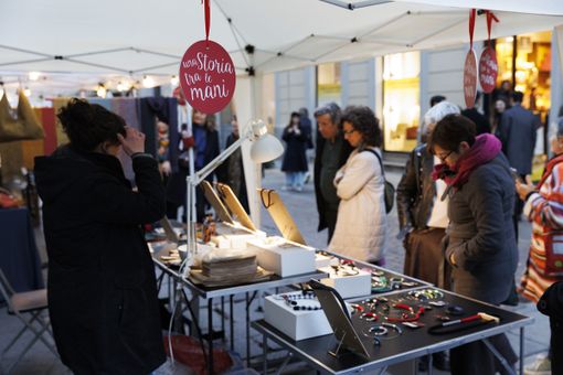 Torino: ritorna “Una Storia tra le mani” il mercato artigianale – artistico