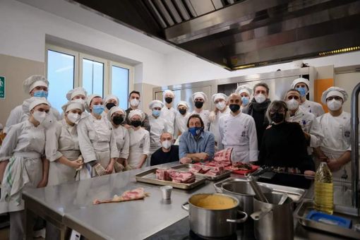 Una lezione sulla carne e il benessere animale per i ragazzi della scuola alberghiera di Agliano e Asti Una lezione sulla carne e il benessere animale per i ragazzi della scuola alberghiera di Agliano e Asti
