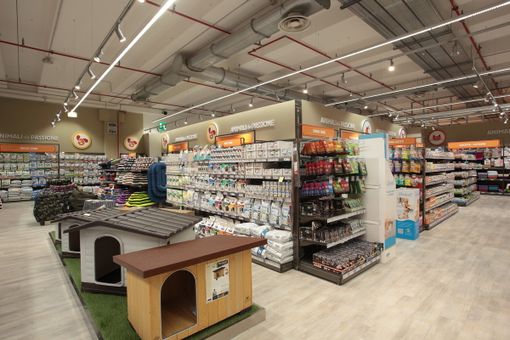 Due immagini (la seconda a fine articolo) del nuovo petstore nicese