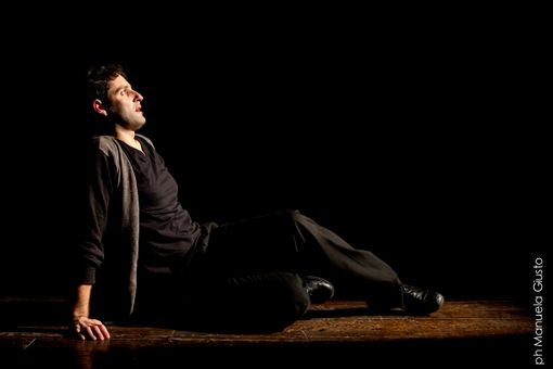 Allo Spazio Kor torna Public, venerdì alle 21 in scena Tindaro Granata