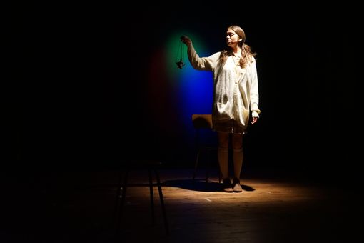 Un momento dello spettacolo "Api e Lievito", in scena stasera allo spazio Kor Un momento dello spettacolo "Api e Lievito", in scena stasera allo spazio Kor