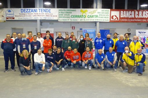 Il gruppo di giocatori protagonisti della passata edizione del Torneo dei Borghi di Bocce