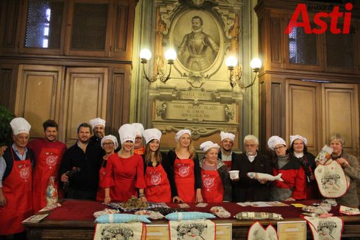 Asti profuma di Autunno: tra Fiera del Tartufo e Bagna Cauda Day, tutti gli aromi della città in un piatto