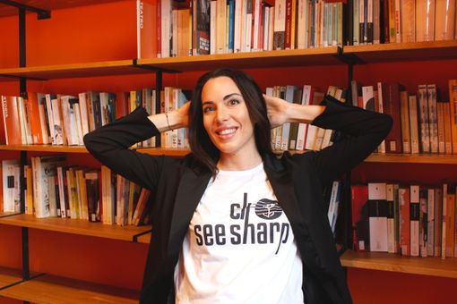 “See Sharp, la gioia dell’arte”: Gloria Campaner porta alla Holden la palestra delle emozioni [VIDEO]