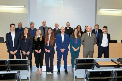 38 neo dottori esperti in Scienze vitcole ed enologiche all'università di Asti